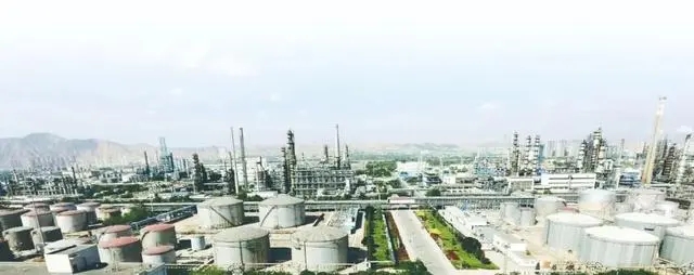 煉油(yóu)産能圖片.jpg